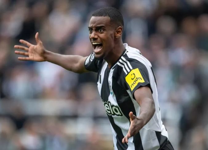 Arsenal could go for Isak after not agreeing to contract