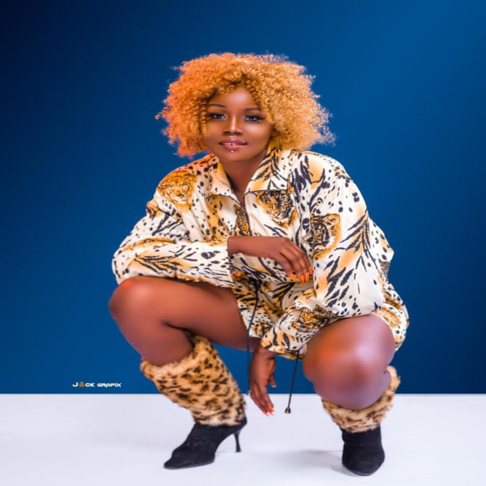 Lady Kola – Fi Sual